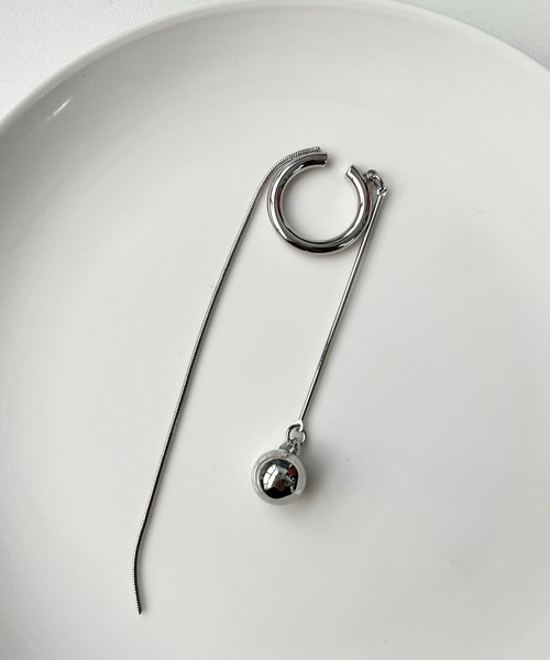 CEMONEMO(セモネモ)の「メタルボール ドロップ チェーン ロング イヤーカフ(イヤーカフ・レディース・シルバー/ゴールド・FREE)」の7枚目の写真