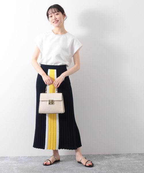 NOLLEY’S（ノーリーズ）の「◇【WEB限定】パール付きダンボールブラウス（シャツ/ブラウス・レディース・ブラック/ネイビー/オフホワイト・FREE）」の4枚目の写真