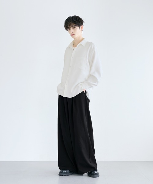 LILL(リル)の「ルーズシルエットドレープリラクシング長袖シャツ(シャツ/ブラウス・メンズ・ブラック/チャコールグレー/サックスブルー/ホワイト/ネイビー/ライトグレー/ブラウン/ホワイト×ブラック/ブラック×ホワイト/ブルー系/ブラック系/ホワイト系・L/XL/S/M)」の20枚目の写真