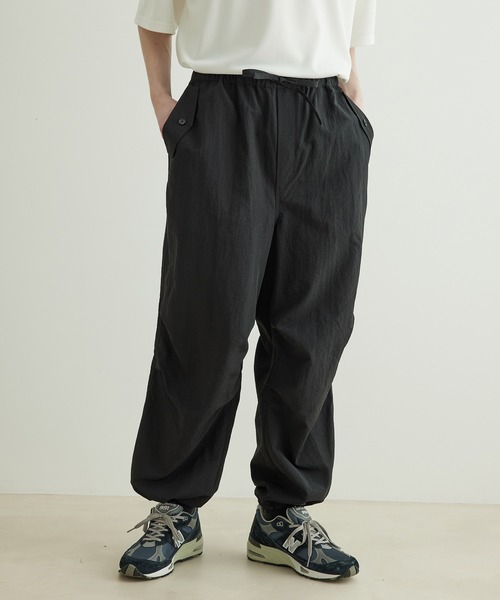 JUNRED（ジュンレッド）の「【トレンド・シャカパン】ニータックパラシュートパンツ（カーゴパンツ・メンズ・ブラック/カーキ・S/M/L）」の12枚目の写真