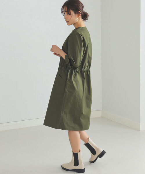 BEAMS HEART（ビームスハート）の「BEAMS HEART / ノーカラー ドロスト ワンピース（ワンピース・レディース・ベージュ/オリーブ/ネイビー/ホワイト系その他5・FREE）」の11枚目の写真