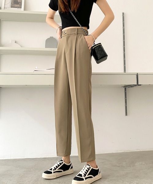 Dita(ディータ)の「センタープレステーパードパンツ(スラックス・レディース・グレイッシュベージュ/ブラック/ホワイト・L/S/M)」の3枚目の写真