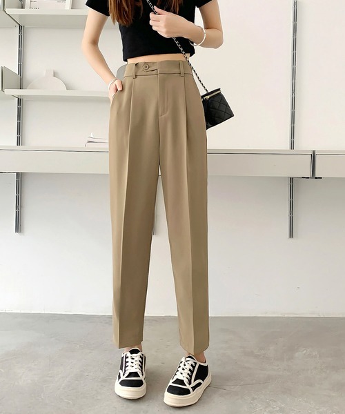 Dita(ディータ)の「センタープレステーパードパンツ(スラックス・レディース・グレイッシュベージュ/ブラック/ホワイト・L/S/M)」の13枚目の写真