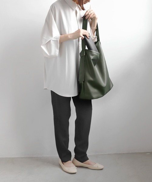 ANEMONE（アネモネ）の「レザー調ノットワンハンドルトートバッグ（トートバッグ・レディース・アイボリー/ブルー/グレイッシュベージュ/ブラウン/オレンジ/ブラック/オフホワイト/ライトイエロー/パープル/グリーン/ワイン/シルバー/ライトグレー/ネイビー/イエロー・FREE）」の8枚目の写真