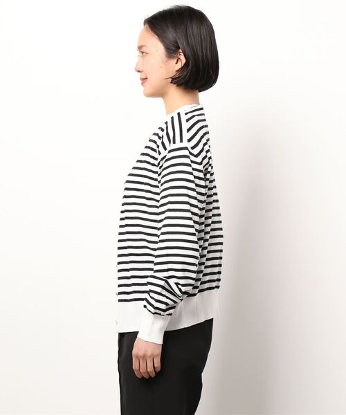 Te chichi（テチチ）の「Tバーボタンクルーネックカーディガン（カーディガン/ボレロ・レディース・ブラック/オフホワイト/シルバー/ブルー・ﾌﾘ-）」の5枚目の写真