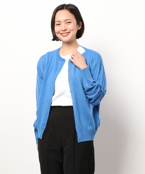 Te chichi（テチチ）の「Tバーボタンクルーネックカーディガン（カーディガン/ボレロ・レディース・ブラック/オフホワイト/シルバー/ブルー・ﾌﾘ-）」の10枚目の写真