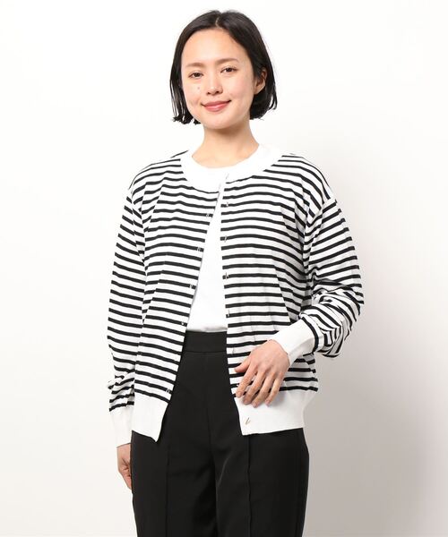 Te chichi（テチチ）の「Tバーボタンクルーネックカーディガン（カーディガン/ボレロ・レディース・ブラック/オフホワイト/シルバー/ブルー・ﾌﾘ-）」の8枚目の写真