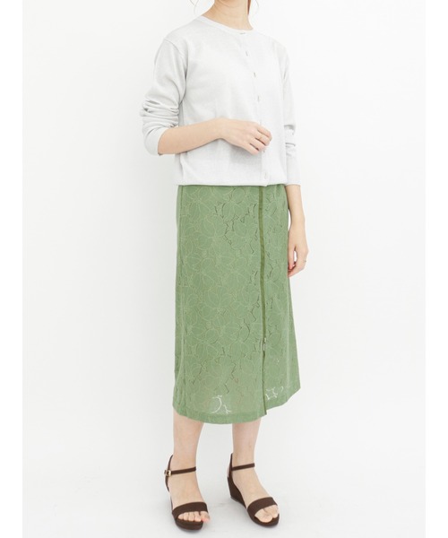 Te chichi（テチチ）の「Tバーボタンクルーネックカーディガン（カーディガン/ボレロ・レディース・ブラック/オフホワイト/シルバー/ブルー・ﾌﾘ-）」の17枚目の写真