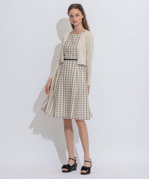 TOCCA(トッカ)の「【洗える!】AIRLY BOLERO ボレロ(カーディガン/ボレロ・レディース・アイボリー系/ベージュ系/ネイビー系/ライトグリーン系・MEDIUM/X-SMALL)」の12枚目の写真