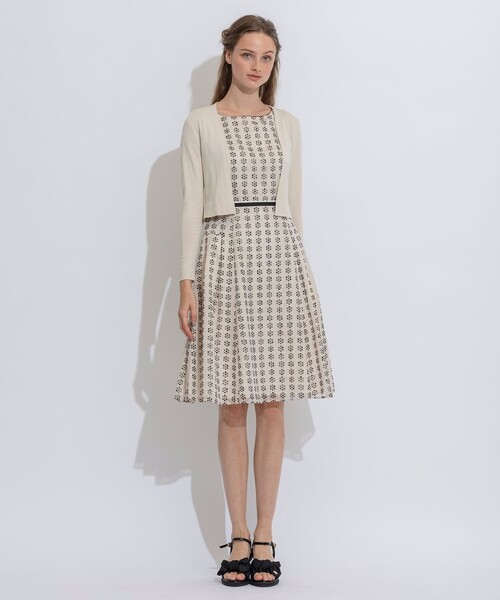 TOCCA(トッカ)の「【洗える!】AIRLY BOLERO ボレロ(カーディガン/ボレロ・レディース・アイボリー系/ベージュ系/ネイビー系/ライトグリーン系・MEDIUM/X-SMALL)」の13枚目の写真