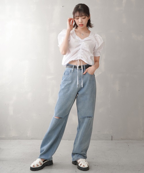 SPINNS（スピンズ）の「ショート丈 ドロストシャーリングブラウス（シャツ/ブラウス・レディース・ホワイト/ブラック/ホワイト×ブラック/ブラック×ホワイト/ブルー系その他・ONESIZE）」の21枚目の写真