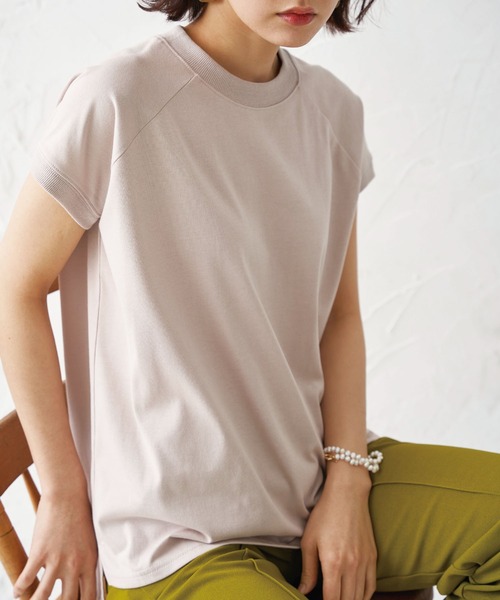 BELLUNA PLUS(ベルーナ)の「汗ジミ対策ハイネック切替デザインプルオーバー(Tシャツ/カットソー・レディース・ブラック/オリーブ/グレイッシュベージュ/チャコール・MEDIUM/LARGE/X-LARGE)」の1枚目の写真