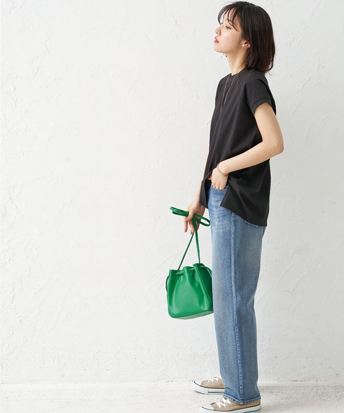 BELLUNA PLUS(ベルーナ)の「汗ジミ対策ハイネック切替デザインプルオーバー(Tシャツ/カットソー・レディース・ブラック/オリーブ/グレイッシュベージュ/チャコール・MEDIUM/LARGE/X-LARGE)」の22枚目の写真