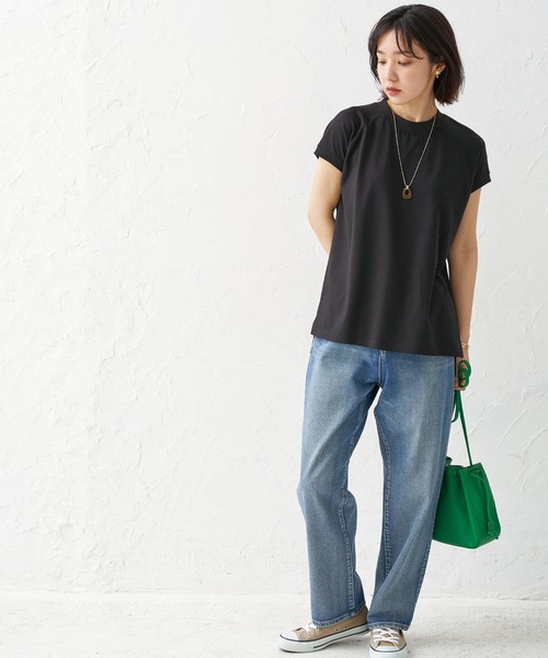 BELLUNA PLUS(ベルーナ)の「汗ジミ対策ハイネック切替デザインプルオーバー(Tシャツ/カットソー・レディース・ブラック/オリーブ/グレイッシュベージュ/チャコール・MEDIUM/LARGE/X-LARGE)」の21枚目の写真