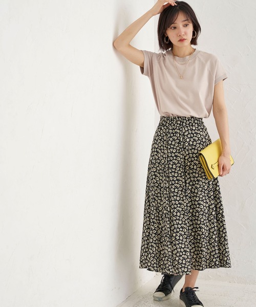 BELLUNA PLUS(ベルーナ)の「汗ジミ対策ハイネック切替デザインプルオーバー(Tシャツ/カットソー・レディース・ブラック/オリーブ/グレイッシュベージュ/チャコール・MEDIUM/LARGE/X-LARGE)」の5枚目の写真