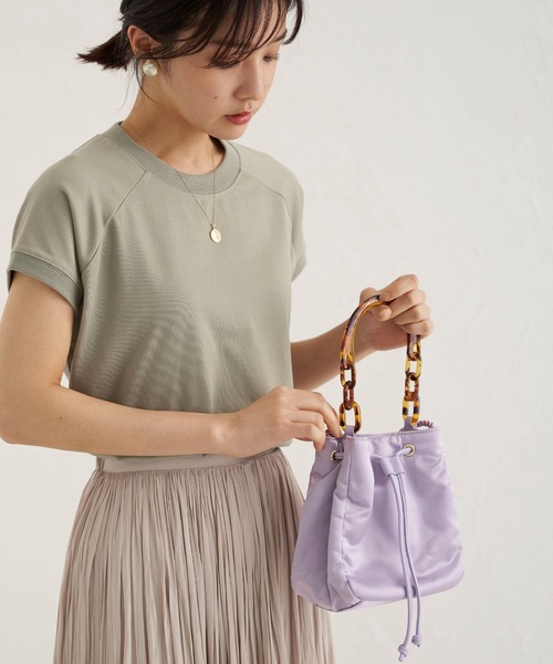 BELLUNA PLUS(ベルーナ)の「汗ジミ対策ハイネック切替デザインプルオーバー(Tシャツ/カットソー・レディース・ブラック/オリーブ/グレイッシュベージュ/チャコール・MEDIUM/LARGE/X-LARGE)」の14枚目の写真