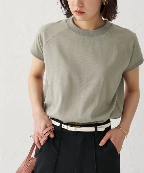 BELLUNA PLUS(ベルーナ)の「汗ジミ対策ハイネック切替デザインプルオーバー(Tシャツ/カットソー・レディース・ブラック/オリーブ/グレイッシュベージュ/チャコール・MEDIUM/LARGE/X-LARGE)」の19枚目の写真