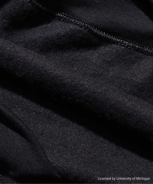 ROOPTOKYO(ループトウキョウ)の「ROOPTOKYO別注:UNIVERSITY OF MICHIGAN HOODIE プルオーバーパーカー ミシガン大学 袖プリント カレッジプリント(パーカー・レディース・グレー/ゴールド/ブラック・L/XL/M)」の13枚目の写真