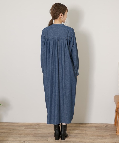 URBAN RESEARCH Sonny Label（アーバンリサーチサニーレーベル）の「ピンタックヨークデニムシャツワンピース2（ワンピース・レディース・インディゴブルー/ワンウォッシュ・FREE）」の7枚目の写真