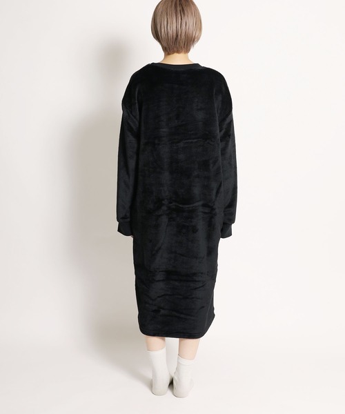 FRUIT OF THE LOOM（フルーツオブザルーム）の「FRUIT OF THE LOOM/フルーツオブザルーム ボアUネックワンピース 長袖ワンピース（ワンピース・レディース・ベージュ/カーキ/ブラック・S/M/L）」の5枚目の写真