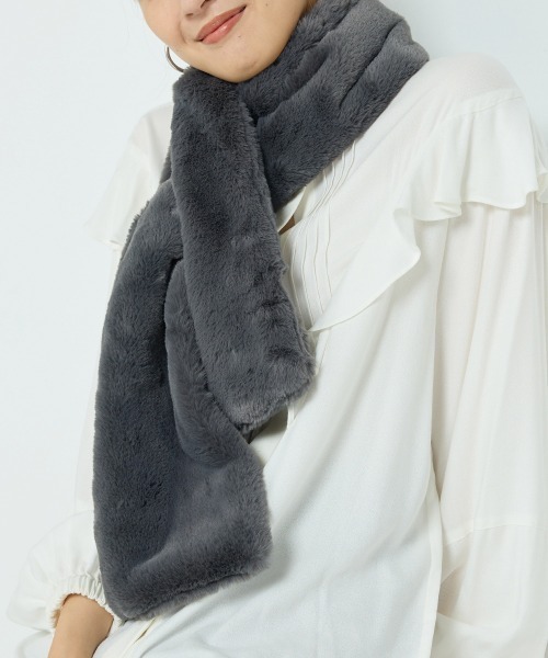 OMNES（オムネス）の「フェイクエコファーマフラー（マフラー・レディース・ブラウン/ブラック/ブルー系その他/グレイッシュベージュ/チャコール/アイボリー・FREE）」の19枚目の写真