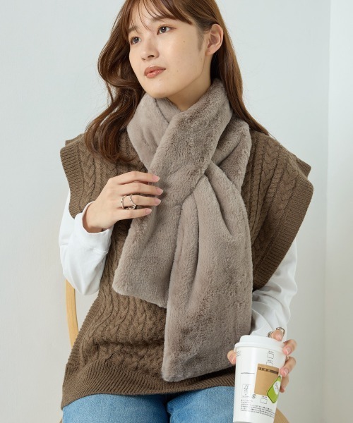 OMNES（オムネス）の「フェイクエコファーマフラー（マフラー・レディース・ブラウン/ブラック/ブルー系その他/グレイッシュベージュ/チャコール/アイボリー・FREE）」の21枚目の写真