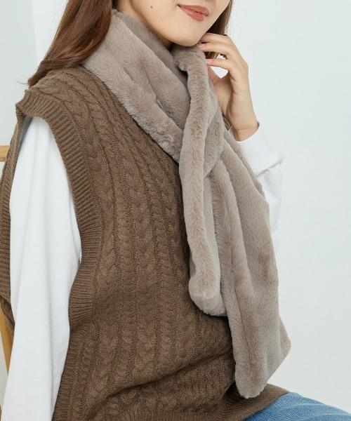 OMNES（オムネス）の「フェイクエコファーマフラー（マフラー・レディース・ブラウン/ブラック/ブルー系その他/グレイッシュベージュ/チャコール/アイボリー・FREE）」の22枚目の写真