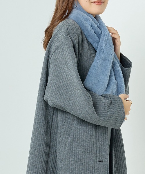 OMNES（オムネス）の「フェイクエコファーマフラー（マフラー・レディース・ブラウン/ブラック/ブルー系その他/グレイッシュベージュ/チャコール/アイボリー・FREE）」の11枚目の写真