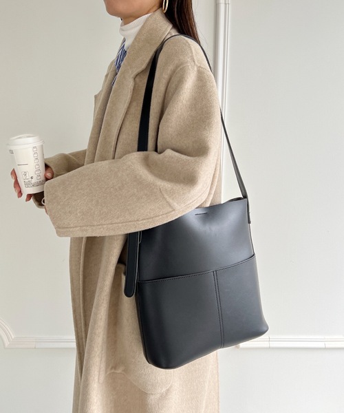 MYMOOD.(マイムード)の「【A4サイズ収納可自立型】外ポケット付き PU バケツショルダーバッグ(ショルダーバッグ・レディース・ブラック/ブラウン/ダークブラウン/グレイッシュベージュ/クリーム・FREE)」の20枚目の写真