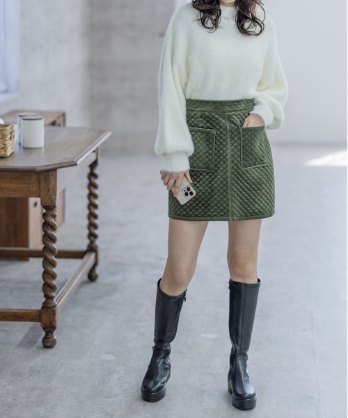 clear（クリア）の「フェザーハイネックニットトップス（ニット/セーター・レディース・アイボリー/ブラック/ブルー/ラベンダー/ベージュ/イエロー/グリーン・F）」の8枚目の写真