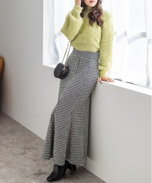 clear（クリア）の「フェザーハイネックニットトップス（ニット/セーター・レディース・アイボリー/ブラック/ブルー/ラベンダー/ベージュ/イエロー/グリーン・F）」の14枚目の写真