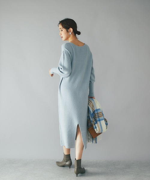 RIVE DROITE(リヴドロワ)の「モヘア風の表情のある素材が魅力/ボリュームスリーブニットワンピース(ワンピース・レディース・サックスブルー/チャコールグレー・FREE)」の11枚目の写真