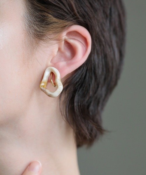 select MOCA（セレクトモカ）の「アシンメトリークリアイヤリング（イヤリング・レディース・ベージュ/アイボリー/クリア・FREE）」の13枚目の写真