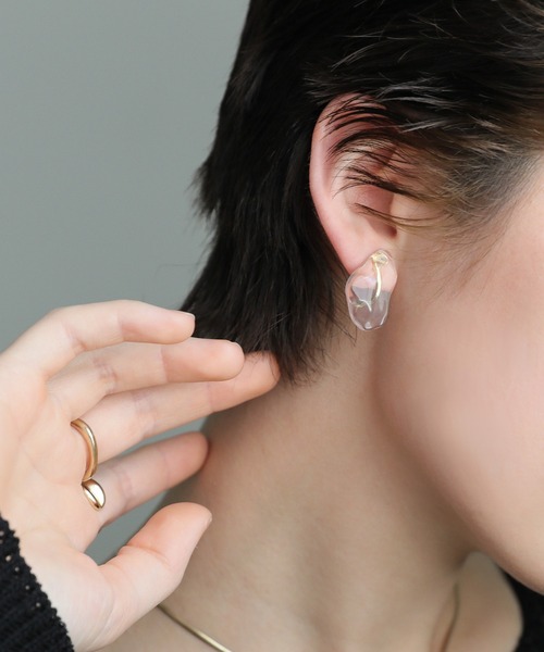 select MOCA（セレクトモカ）の「アシンメトリークリアイヤリング（イヤリング・レディース・ベージュ/アイボリー/クリア・FREE）」の21枚目の写真