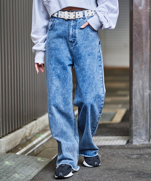 SPINNS（スピンズ）の「【5色展開】ワイドデニムパンツ　ボリュームデニム（デニムパンツ・レディース・ブラック/ブラック系その他/グレー系その他/ブルー系その他/ブルー・S/M）」の5枚目の写真