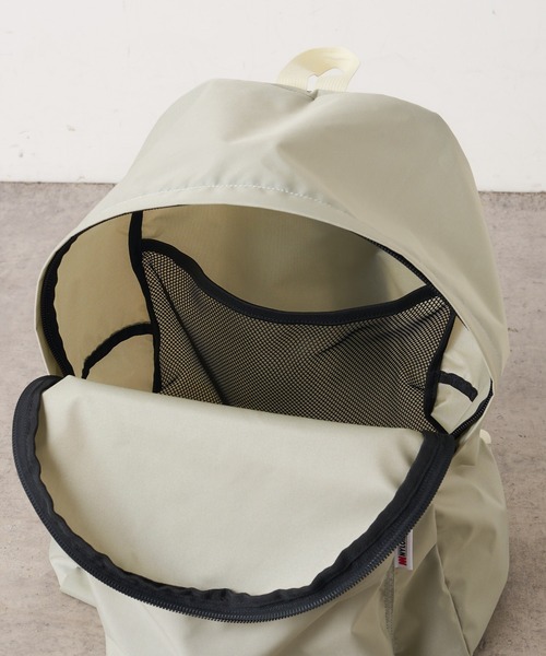 Omekashi（オメカシ）の「NYLONY BIGリュック（バックパック/リュック・レディース・シルバー・ONE SIZE）」の9枚目の写真