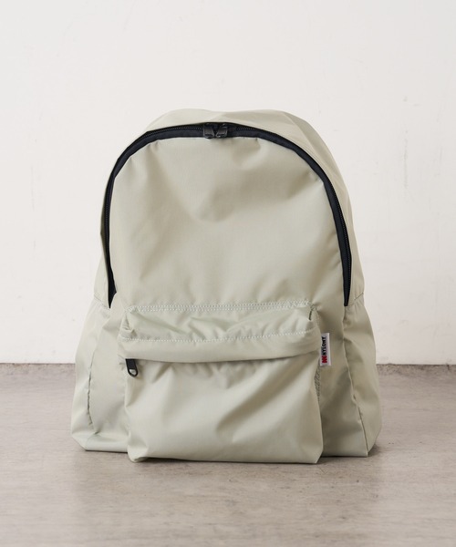 Omekashi（オメカシ）の「NYLONY BIGリュック（バックパック/リュック・レディース・シルバー・ONE SIZE）」の5枚目の写真