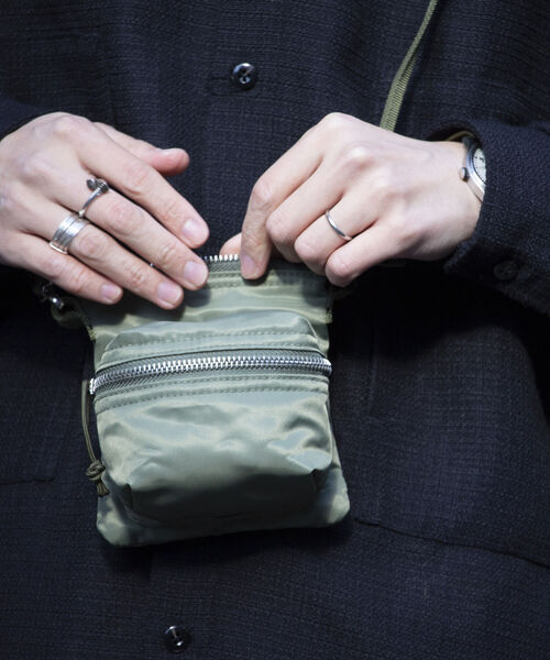 GLOSTER(グロスター)の「【GLOSTER/グロスター】ミリタリー マルチショルダーバッグ クロシェット付き ミニバッグ(ショルダーバッグ・メンズ・オリーブ/ベージュ/ブラック・FREE)」の11枚目の写真