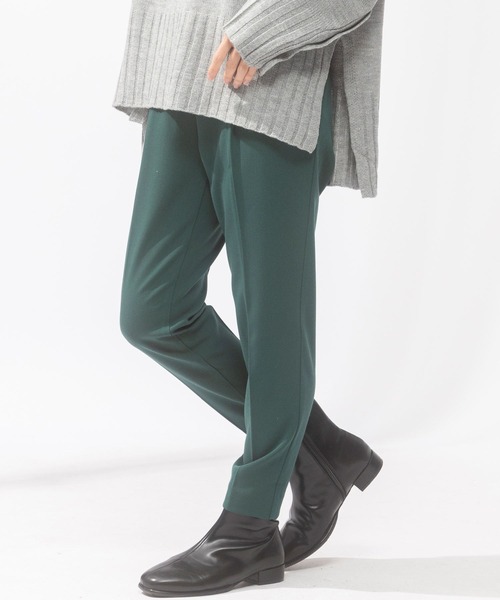 AnNet(アネット)の「ストレッチ タック テーパードパンツ(その他パンツ・レディース・ブラック/ブルー/グリーン・3L/4L/5L/LL/L/M)」の1枚目の写真