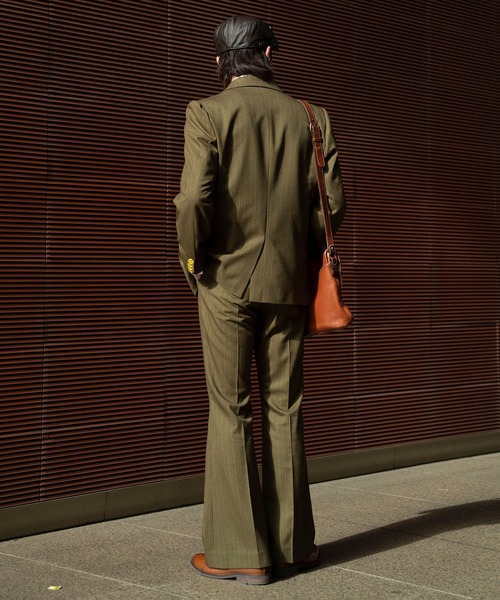 INTERPLAY(インタープレイ)の「【INTERPLAY x TAKERU】ストライプ セミ フレア パンツ(スラックス・メンズ・ダークグリーン/マスタード・SMALL/MEDIUM/LARGE)」の4枚目の写真