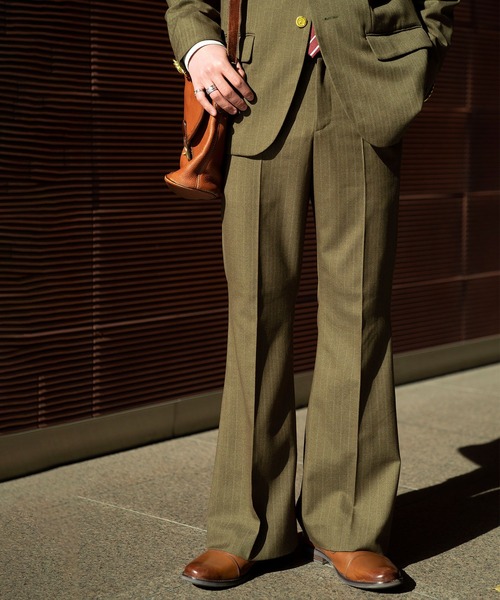 INTERPLAY(インタープレイ)の「【INTERPLAY x TAKERU】ストライプ セミ フレア パンツ(スラックス・メンズ・ダークグリーン/マスタード・SMALL/MEDIUM/LARGE)」の6枚目の写真