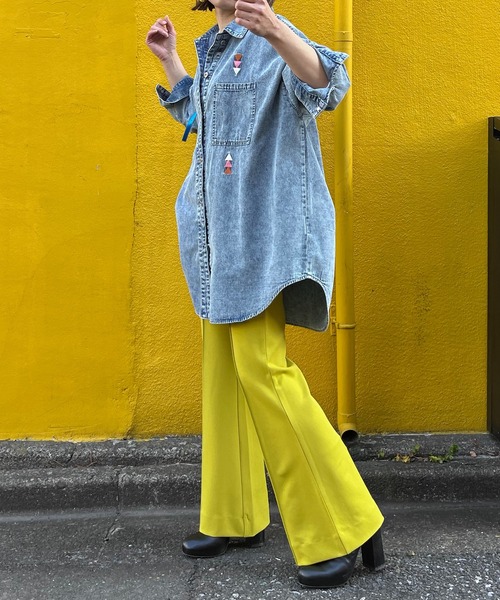 mi via loca（ミヴィアロカ）の「刺繍入りビッグデニムシャツ（シャツ/ブラウス・レディース・ブラック/ブルー/ブルー系その他/ブラック系その他・FREE）」の20枚目の写真