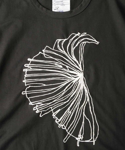 SHAREEF（シャリーフ）の「”FLOWER” S/S T-SHIRTS（Tシャツ/カットソー・メンズ・パープル/ホワイト/ブラック・1/2/3）」の4枚目の写真