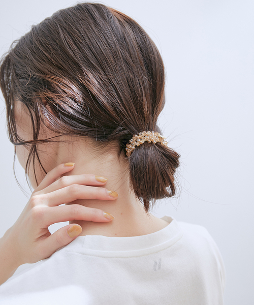 VIS（ビス）の「ビーズデコレーションヘアゴム（ヘアゴム・レディース・グレー系その他/ベージュ・FREE）」の2枚目の写真