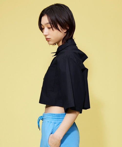 FOREVER 21(フォーエバー トゥエンティーワン)の「【MODE】カットアウト5分袖ショートシャツ(シャツ/ブラウス・レディース・ブラック/ホワイト・FREE)」の22枚目の写真