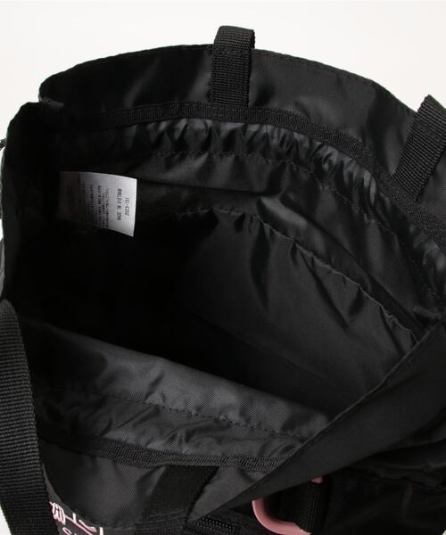 THRASHER（スラッシャー）の「GONZ SAD KINCHAKU SHOULDER BAG/スラッシャーきんちゃくショルダーバッグ（ショルダーバッグ・メンズ・ベージュ/ブラック×ホワイト/ブラック×ブルー/ブラック×ピンク・FREE）」の7枚目の写真