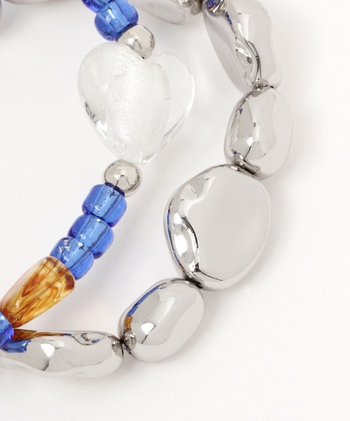 LOWRYS FARM（ローリーズファーム）の「ガラスゴムブレスレット　199305（ブレスレット・レディース・ブルー/ブラウン・FREE）」の5枚目の写真