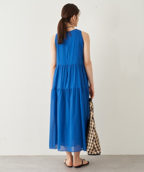 Whim Gazette(ウィムガゼット)の「コットンシフォンティアードワンピース(ワンピース・レディース・ブラック/ブルー/グレイッシュベージュ・FREE)」の19枚目の写真
