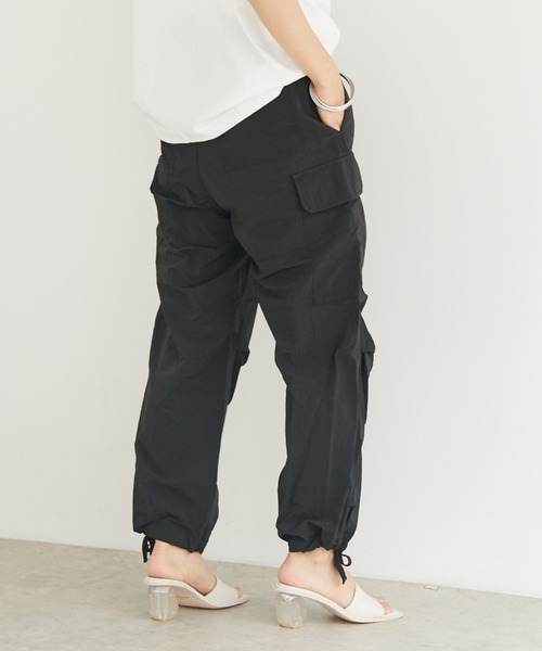 Doux archives（ドゥアルシーヴ）の「ナイロンパラシュートカーゴ