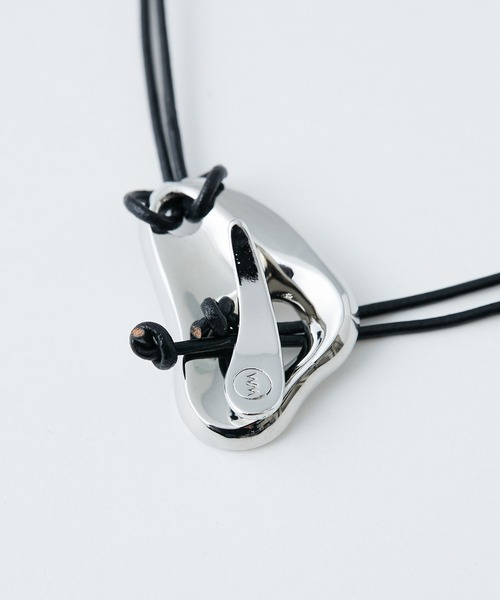 PAPILLONNER（パピヨネ）の「3WAYモチーフネックレス（ネックレス・レディース・シルバー・FREE）」の2枚目の写真